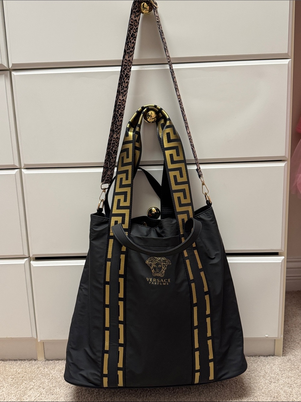 Versace Parfums Black & Gold Logo Bag - Picture 2 of 8